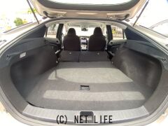 トヨタ プリウス