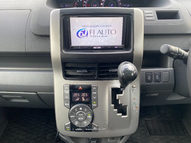 トヨタ ヴォクシー