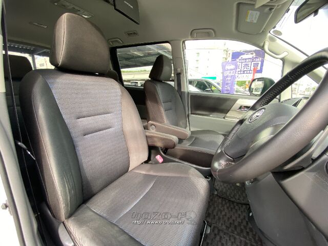 トヨタ ヴォクシー