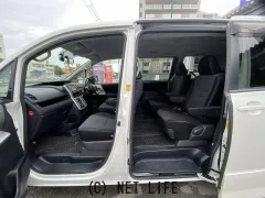 トヨタ ヴォクシー