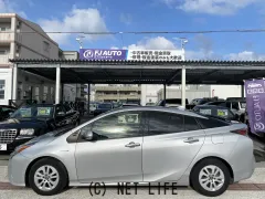 トヨタ プリウス