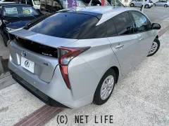 トヨタ プリウス