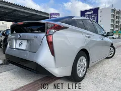 トヨタ プリウス