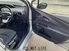 トヨタ プリウス