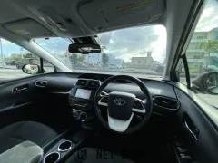 トヨタ プリウス