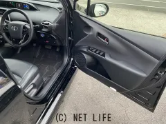 トヨタ プリウス