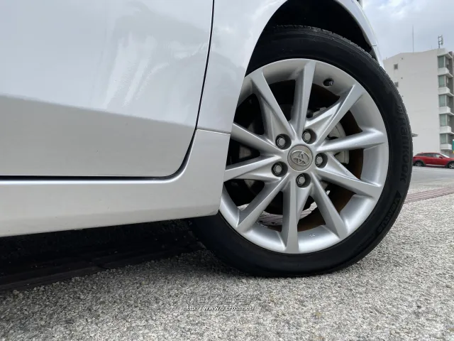 トヨタ プリウスα