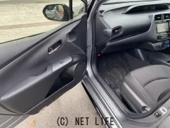 トヨタ プリウス