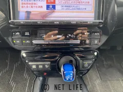 トヨタ プリウス