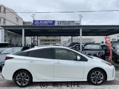 トヨタ プリウス