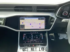 アウディ A6
