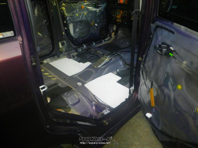 車内クリーニング中。 ダイハツ ムーヴコンテ