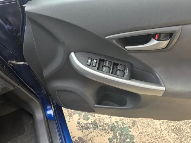 トヨタ プリウス