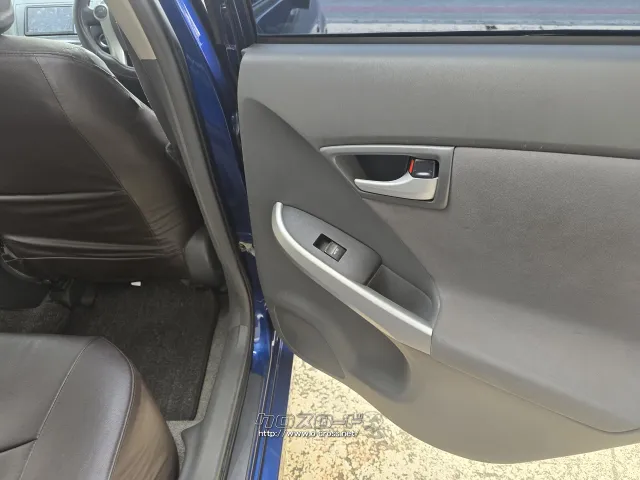 トヨタ プリウス