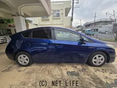トヨタ プリウス