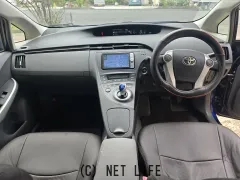 トヨタ プリウス