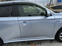 三菱 アウトランダーPHEV