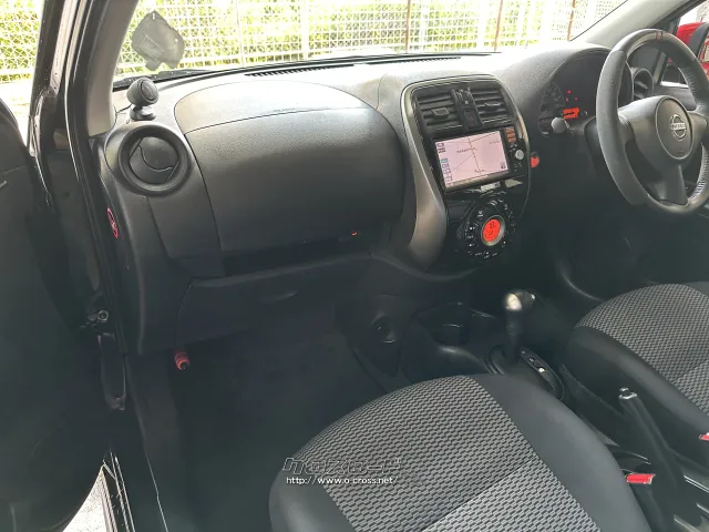 日産 マーチ