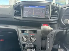 ダイハツ ミライース
