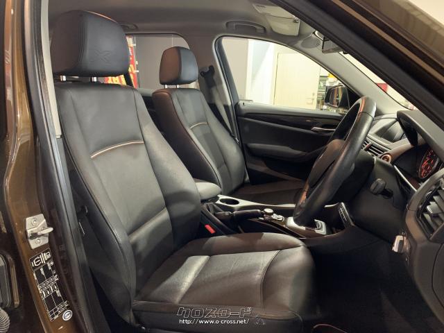 ホールド性と快適性のあるフロントシート BMW X1