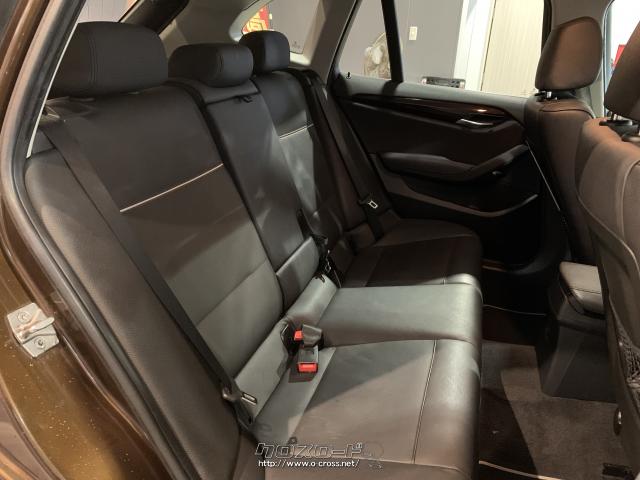 後席も広々快適です BMW X1