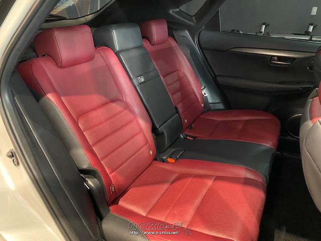 後席も広々快適です レクサス NX