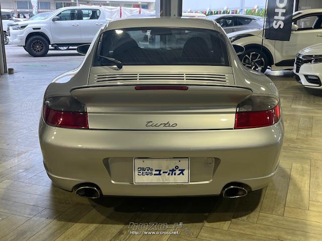 エンジンが空冷方式から水冷方式に変更され、「最新のポルシェこそ最良のポルシェ」という言葉に違わぬ革新的な進化がなされている ポルシェ 911