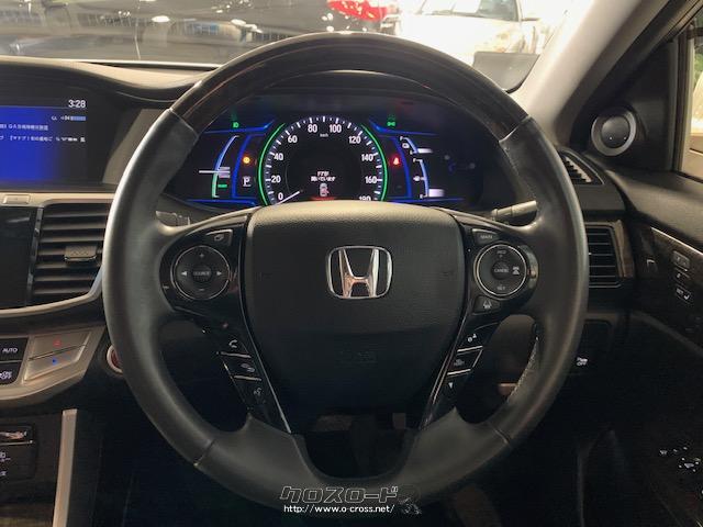 高速クルーズは主にエンジンで走行するなど、EVドライブ、ハイブリッドドライブ、エンジンドライブの3つのモードを自動的に切り替えて走行する ホンダ アコードハイブリッド