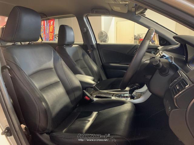 ホールド性と快適性のあるフロントシート ホンダ アコードハイブリッド