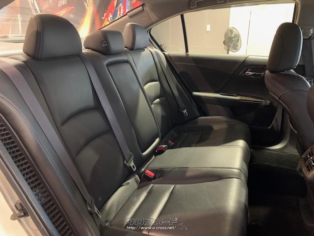 後席も広々快適です ホンダ アコードハイブリッド