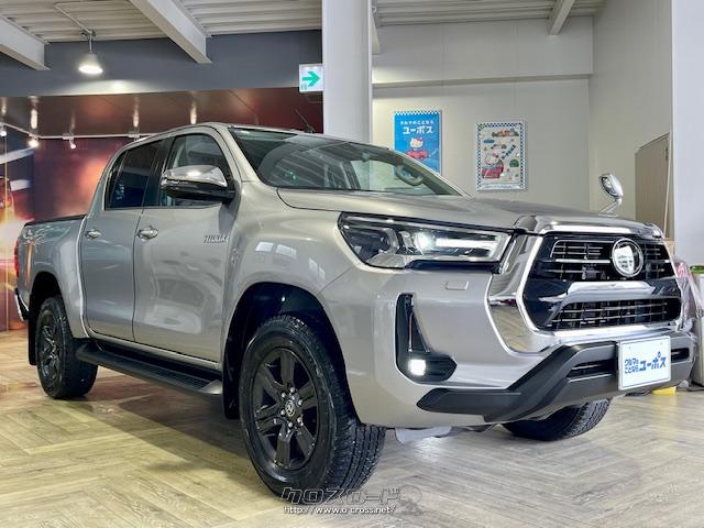 フロントフェイスは、台形の大型グリルにより顔の厚み感を表現し、グリルを支えるフロント構成で力強さを表現。 トヨタ ハイラックス