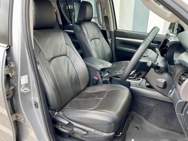 座高調整ができますので様々な方に運転しやすい設計となっております。 トヨタ ハイラックス