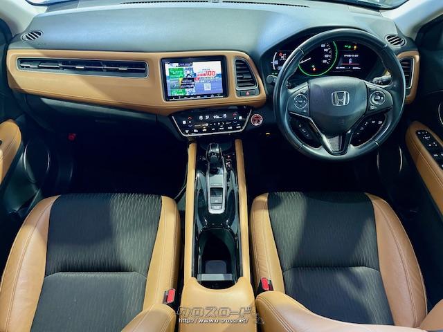 インテリアは、フロントシートの形状を刷新しステッチを変更することで、ホールド性と質感がさらに向上した。 ホンダ ヴェゼル