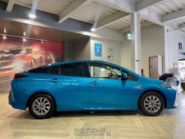 EV走行最高速度も135km/hとし、電気のみで走行できる領域を拡大。また、充電した電気が切れてもハイブリッド車として37.2km/Lの低燃費を実現 トヨタ プリウスPHV