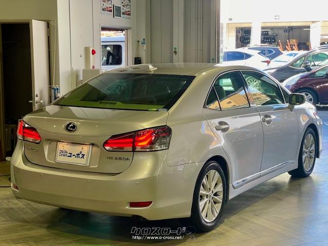 セミアニリン本革シート、本木目パネル、本木目+本革ステアリングを装備する「250h バージョンI」 レクサス HS