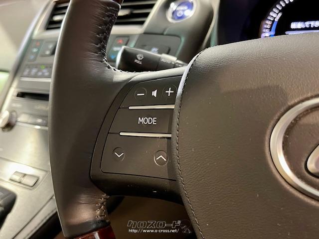 ハンドルを握ったままオーディオ操作が可能です。 レクサス HS