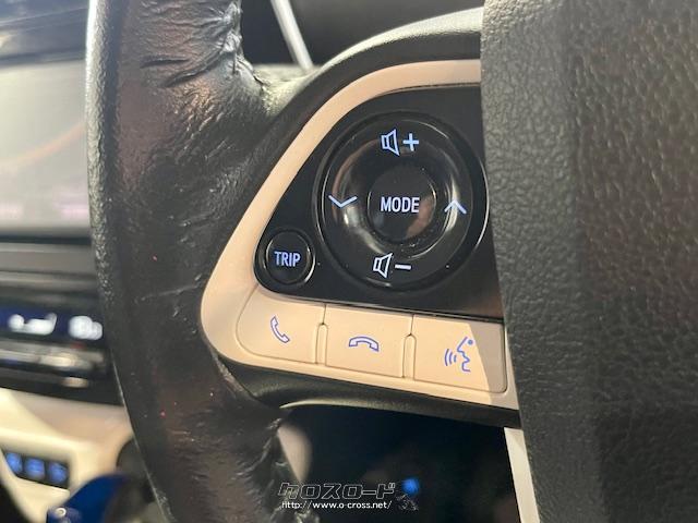 ハンドルを握ったままオーディオ操作が可能です。 トヨタ プリウス