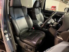 トヨタ ヴェルファイアハイブリッド