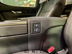 トヨタ ヴェルファイアハイブリッド