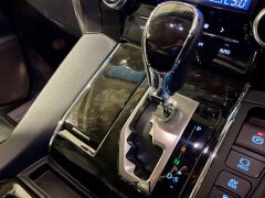 トヨタ ヴェルファイアハイブリッド