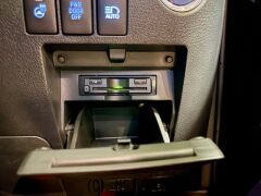 トヨタ ヴェルファイアハイブリッド