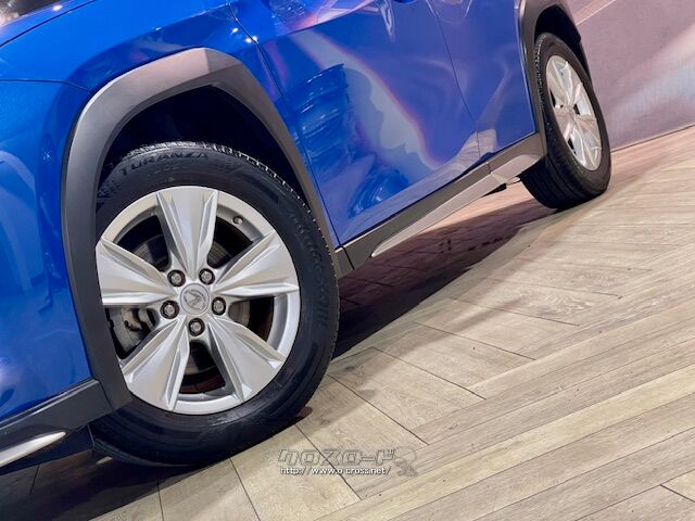 タイヤサイズ(前)215/60R17 96Hタイヤサイズ(後)215/60R レクサス UX