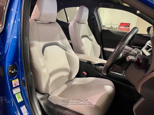 ホールド感とクッション性を兼ね備えたフロントシート レクサス UX