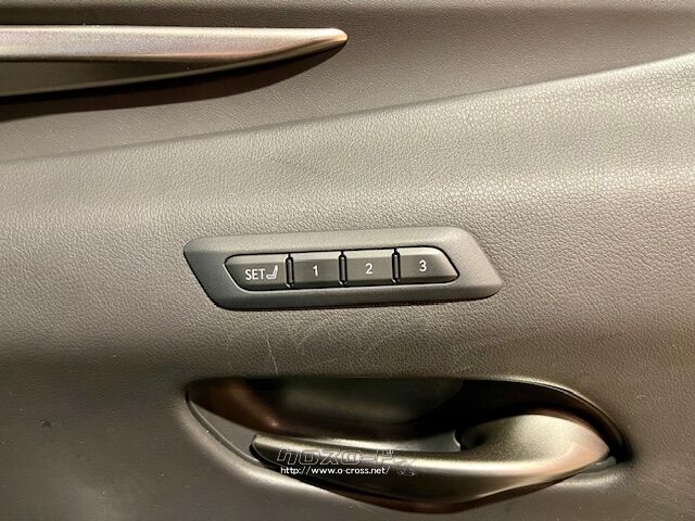 コクピットはメモリー機能付き レクサス UX