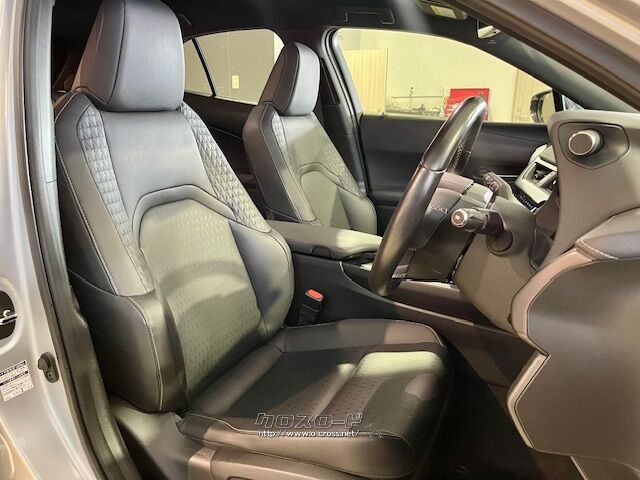 座高調整ができますので様々な方に運転しやすいシートです。 レクサス UX