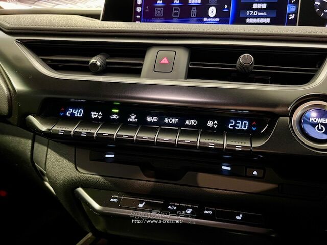 使いやすくカッコイイエアコンスイッチ レクサス UX