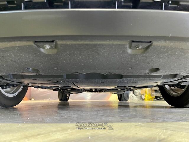 「お問合せはユーポス新都心店まで/098-860-8880お待ちしております」 レクサス UX