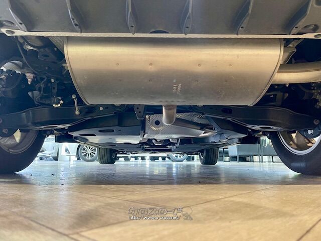 「お問合せはユーポス新都心店まで/098-860-8880お待ちしております」 レクサス UX