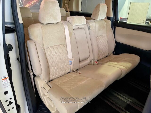 「2.5X」は8人乗り トヨタ アルファード