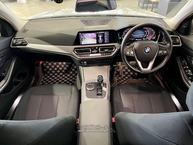 機能装備として、日本で初めての導入となる高性能3眼カメラを使用した最新の運転支援 BMW 3シリーズ